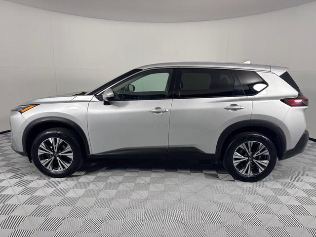 Photo of 2021 Silver Nissan Rogue