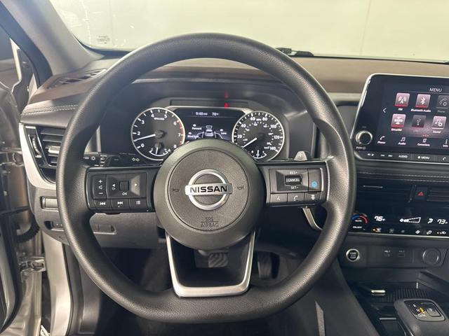 Photo of 2021 Silver Nissan Rogue