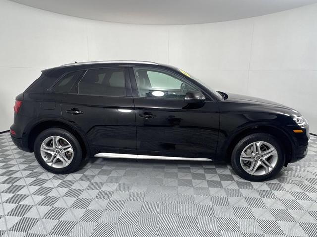 Photo of 2018 Brilliant Black Audi Q5