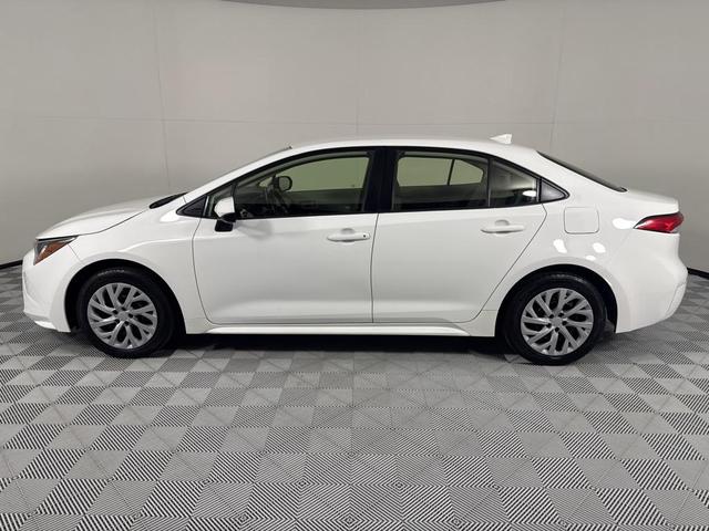 Photo of 2020 White Toyota Corolla