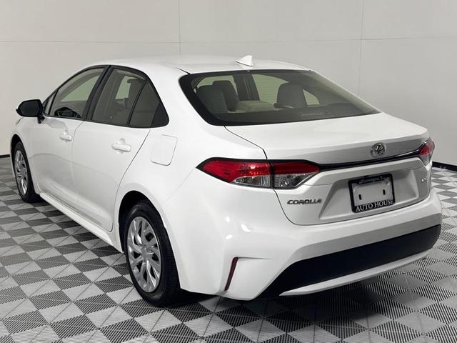 Photo of 2020 White Toyota Corolla