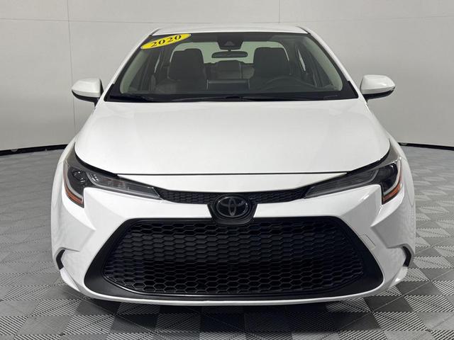 Photo of 2020 White Toyota Corolla