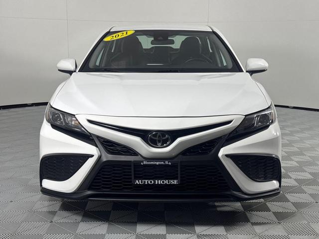 Photo of 2021 White Toyota Camry