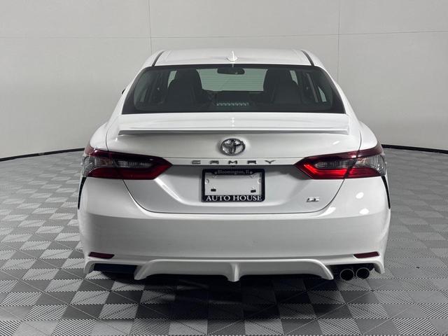 Photo of 2021 White Toyota Camry