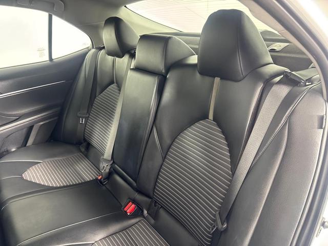 Photo of 2021 White Toyota Camry
