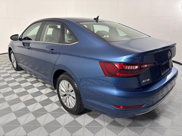Photo of 2020 Silk Blue Metallic Volkswagen Jetta