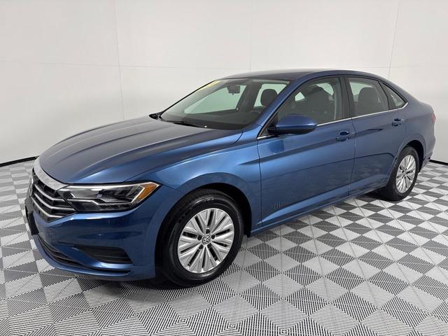 Photo of 2020 Silk Blue Metallic Volkswagen Jetta