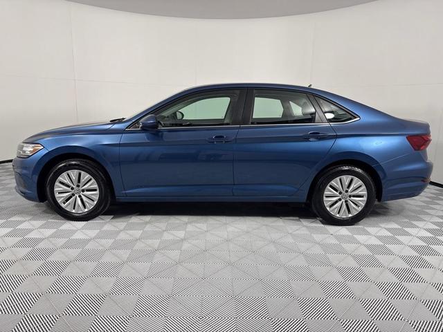 Photo of 2020 Silk Blue Metallic Volkswagen Jetta