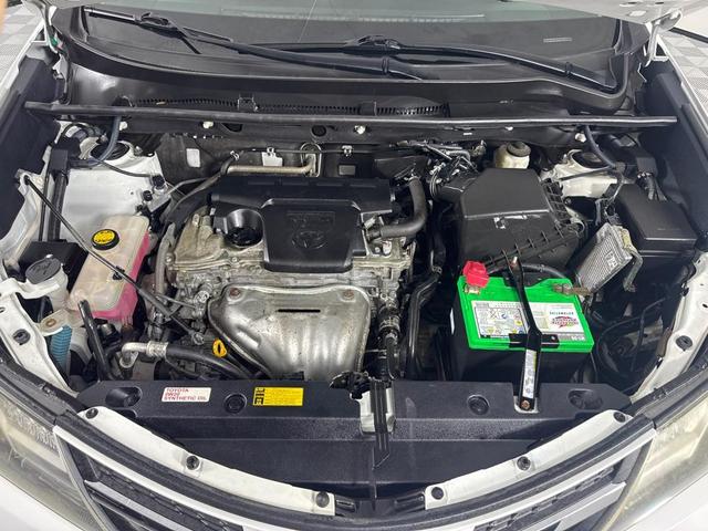 Photo of 2013 White Toyota RAV4