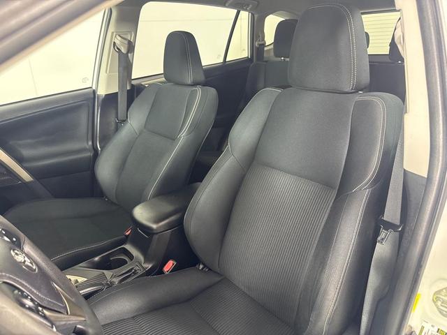 Photo of 2013 White Toyota RAV4