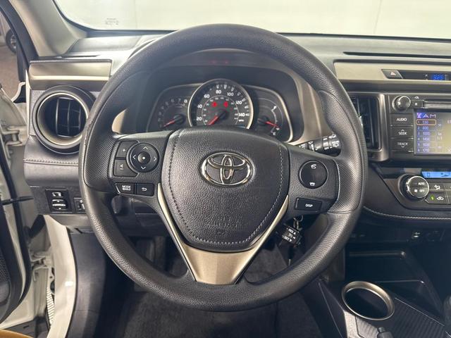 Photo of 2013 White Toyota RAV4