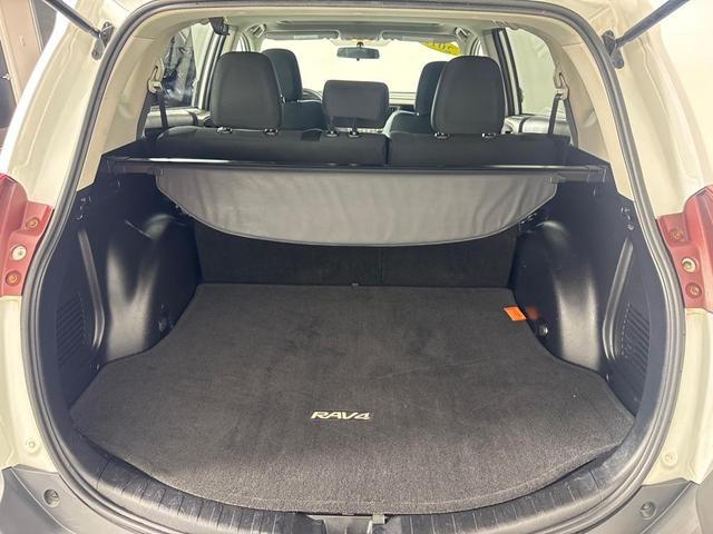Photo of 2013 White Toyota RAV4