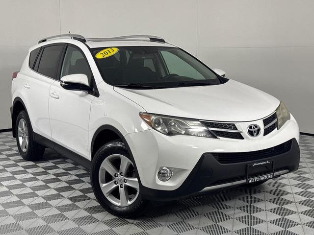 Photo of 2013 White Toyota RAV4