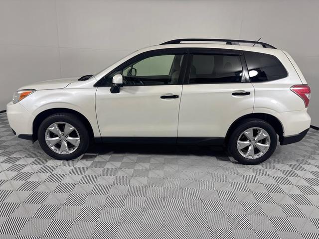 Photo of 2014 Satin White Pearl Subaru Forester