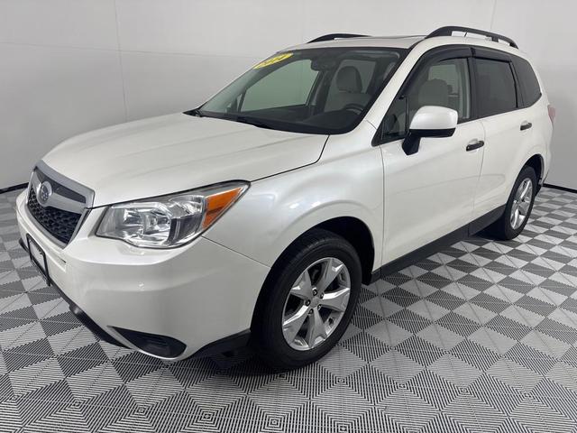 Photo of 2014 Satin White Pearl Subaru Forester