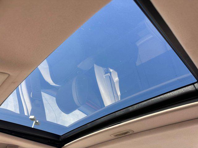 Photo of 2002 Crystal White Lexus GS 300