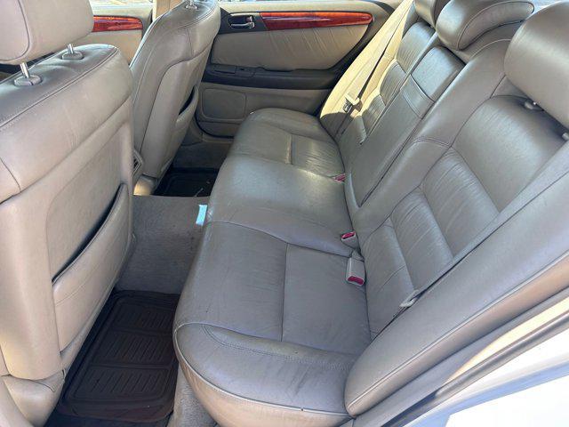 Photo of 2002 Crystal White Lexus GS 300