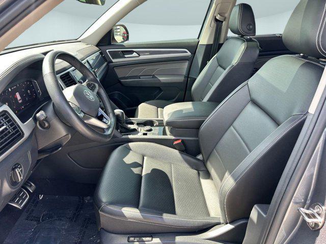 Photo of 2023 Platinum Gray Metallic Volkswagen Atlas