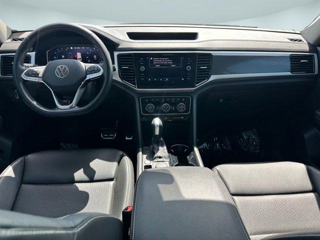 Photo of 2023 Platinum Gray Metallic Volkswagen Atlas