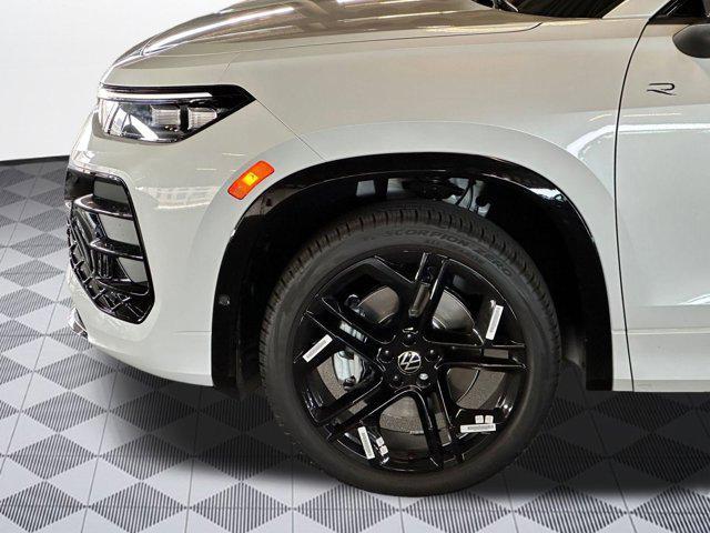 Photo of 2025 Opal White Pearl Volkswagen Tiguan