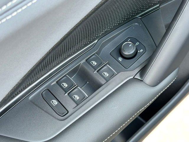 Photo of 2025 Platinum Gray Metallic Volkswagen Tiguan