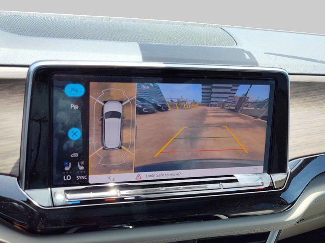 Photo of 2025 Avocado Green Volkswagen Atlas