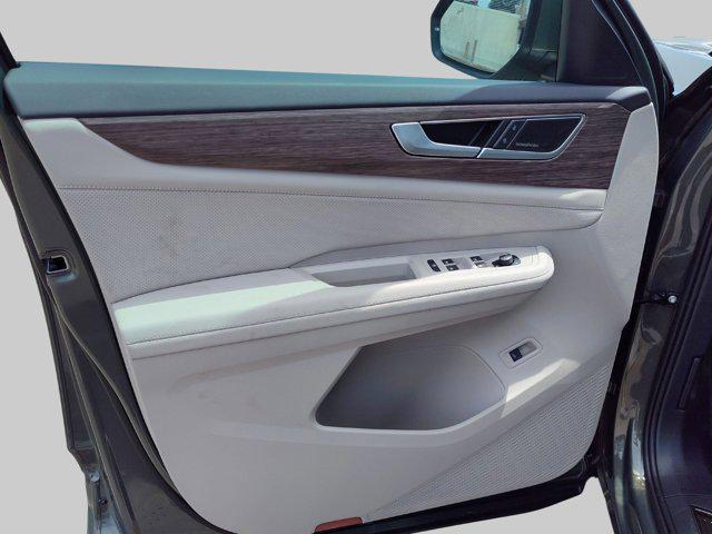 Photo of 2025 Avocado Green Volkswagen Atlas
