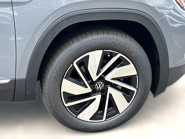 Photo of 2025 Pure Gray Volkswagen Atlas