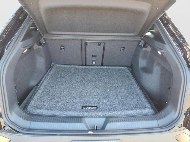 Photo of 2025 Deep Black Pearl Volkswagen ID.4