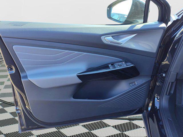 Photo of 2025 Deep Black Pearl Volkswagen ID.4