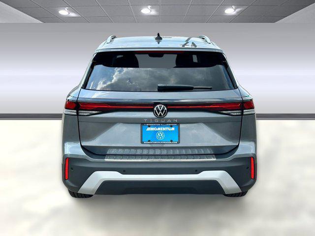 Photo of 2025 Platinum Gray Metallic Volkswagen Tiguan