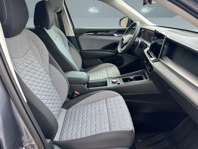 Photo of 2025 Platinum Gray Metallic Volkswagen Tiguan