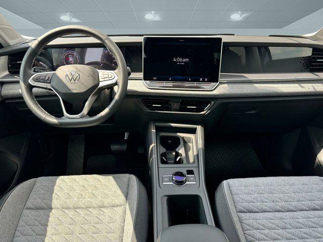 Photo of 2025 Platinum Gray Metallic Volkswagen Tiguan