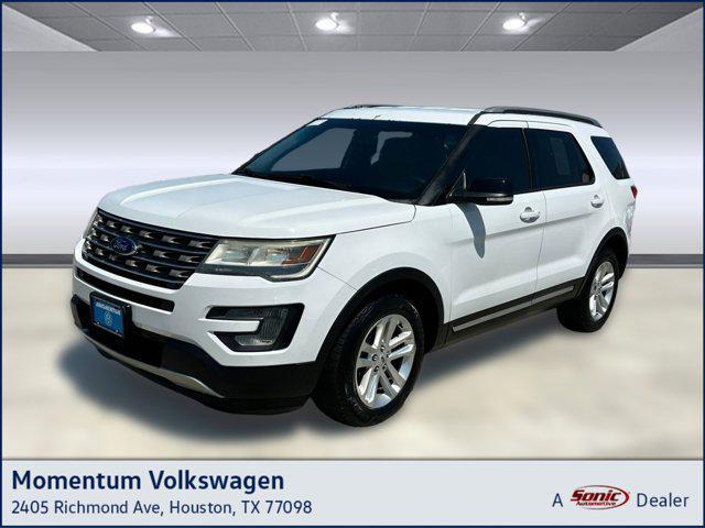 Photo of 2017 White Ford Explorer