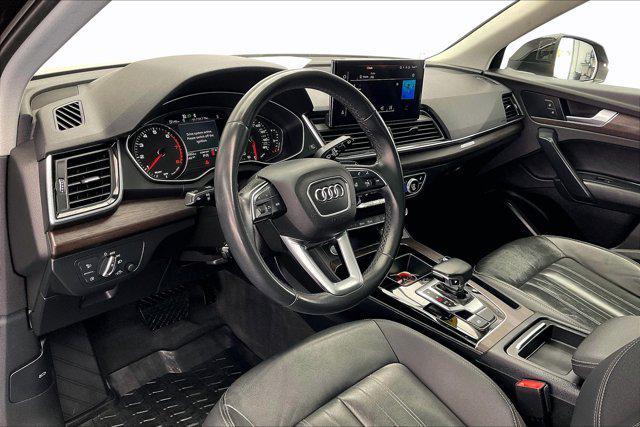 Photo of 2021 Black Metallic Audi Q5