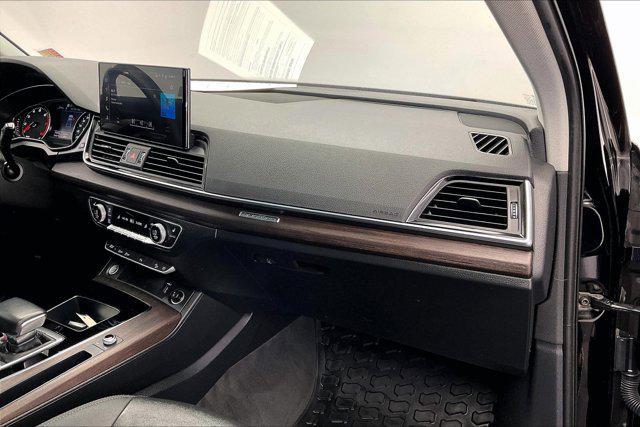 Photo of 2021 Black Metallic Audi Q5