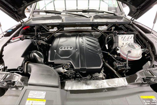 Photo of 2021 Black Metallic Audi Q5