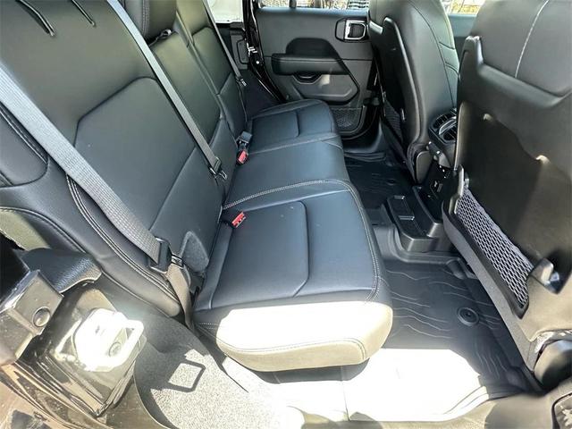 Photo of 2025 Black Clearcoat Jeep Wrangler