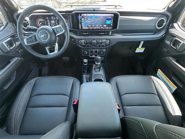 Photo of 2025 Black Clearcoat Jeep Wrangler