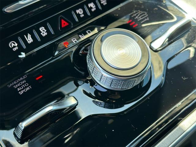Photo of 2025 Silver Zynith Jeep Wagoneer