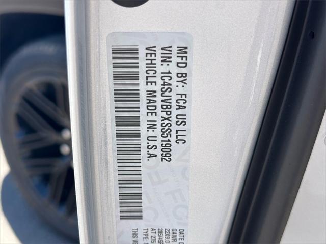 Photo of 2025 Silver Zynith Jeep Wagoneer