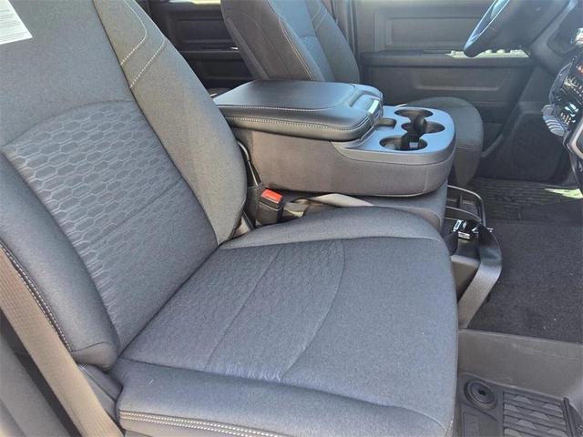 Photo of 2025 Diamond Black Crystal Pearlcoat RAM 3500