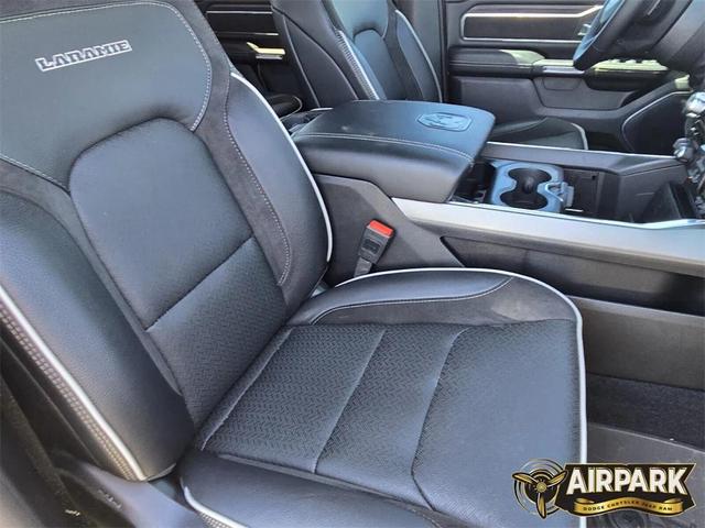 Photo of 2025 Diamond Black Crystal Pearlcoat RAM 1500