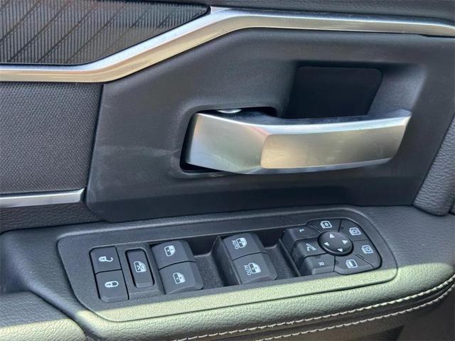 Photo of 2025 Diamond Black Crystal Pearlcoat RAM 2500