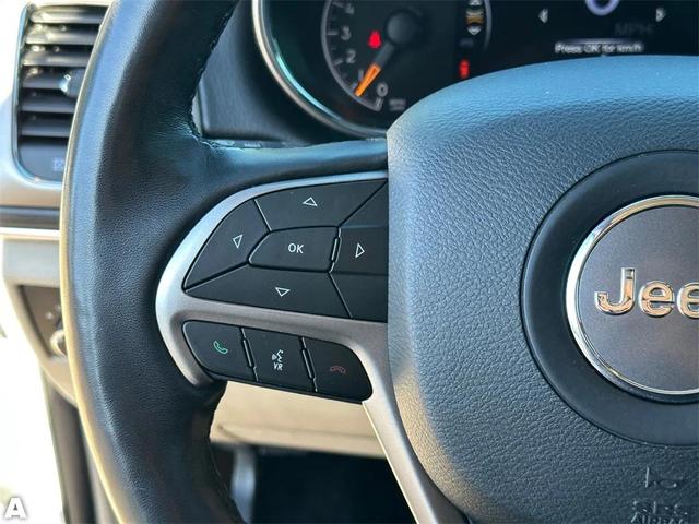 Photo of 2021 Bright White Clearcoat Jeep Grand Cherokee
