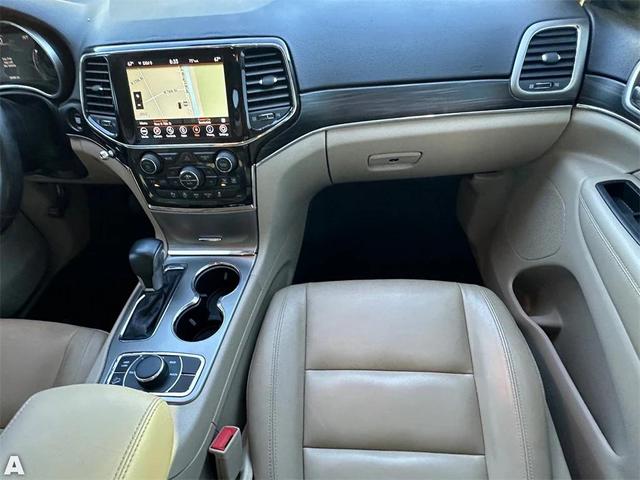 Photo of 2021 Bright White Clearcoat Jeep Grand Cherokee