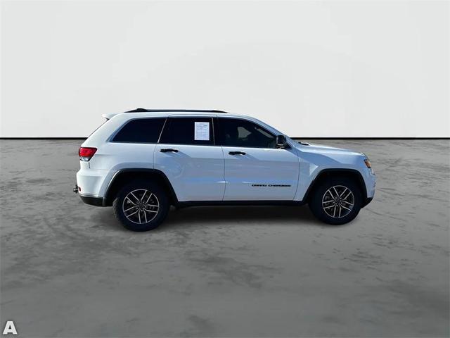 Photo of 2021 Bright White Clearcoat Jeep Grand Cherokee
