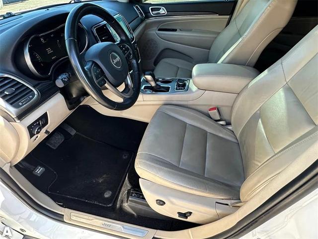 Photo of 2021 Bright White Clearcoat Jeep Grand Cherokee