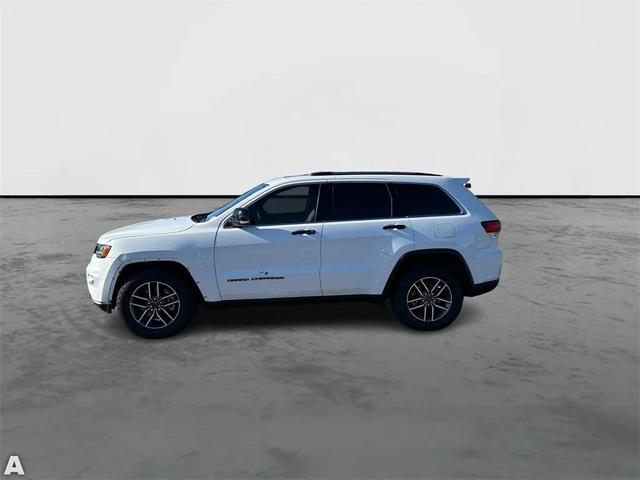 Photo of 2021 Bright White Clearcoat Jeep Grand Cherokee