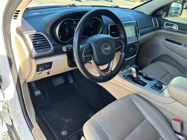Photo of 2021 Bright White Clearcoat Jeep Grand Cherokee